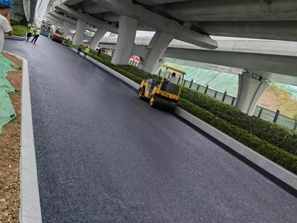 改性沥青道路铺设施工 改性沥青道路施工.jpg
